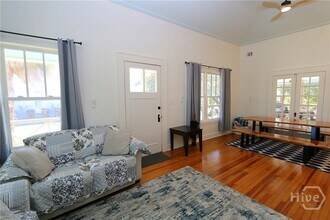 Building Photo - 201 Lovell Ave