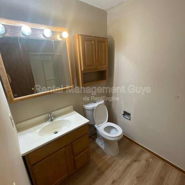 Foto del edificio - 3319 Longfellow Ave