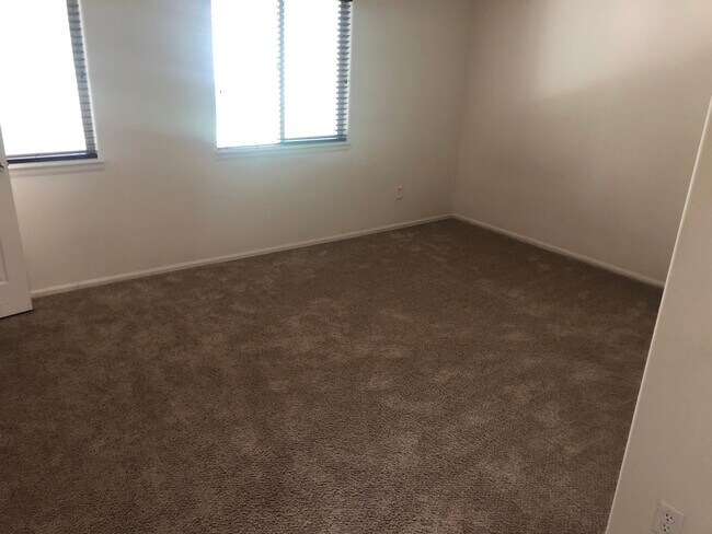 Foto del edificio - 2458-2455 Brookwillow Loop