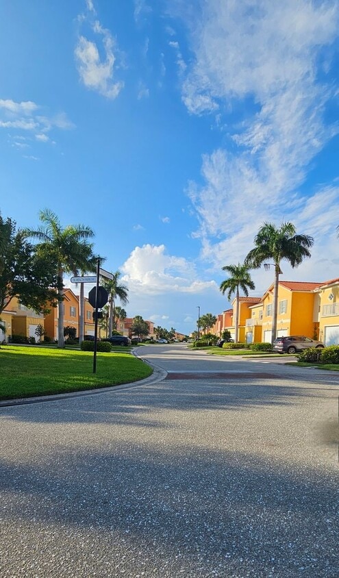 Foto del edificio - 2/2.5 Located Near Ft Myers Beach