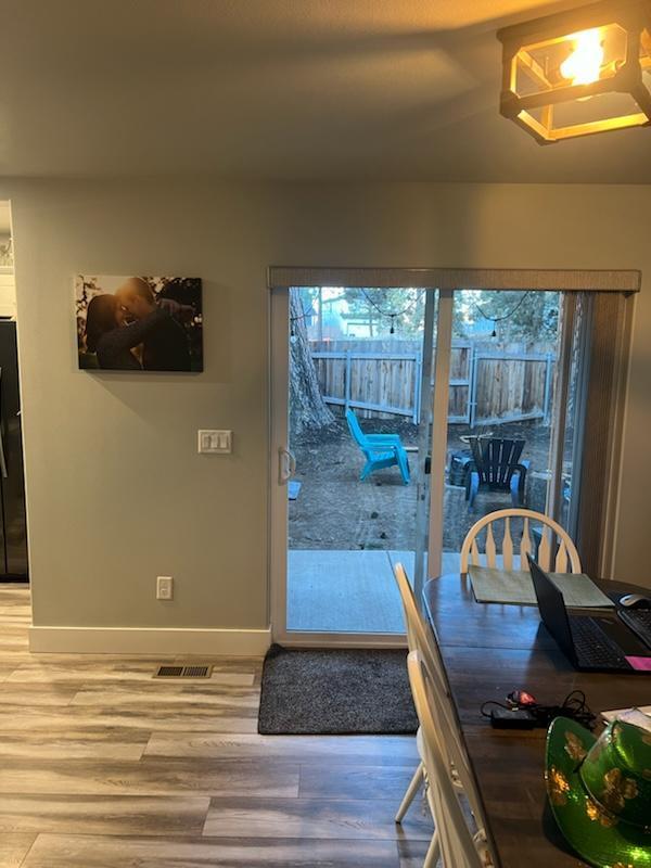 Building Photo - Newer 3/2 Duplex close to Old Mill