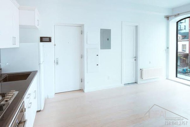 Building Photo - LOFT Studio in Bed-Stuy