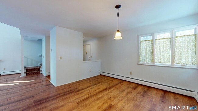 Building Photo - 6 Lyle Ct