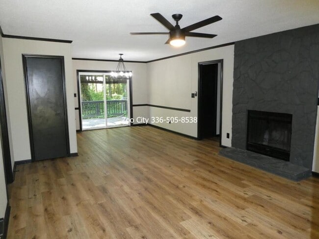 Building Photo - 1772 Pine Grove Dr