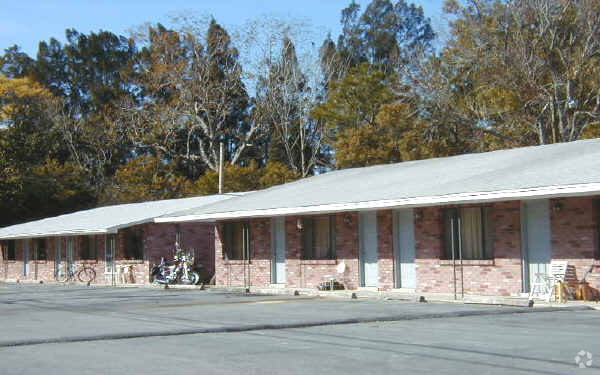 Primary Photo - Villager Apartments