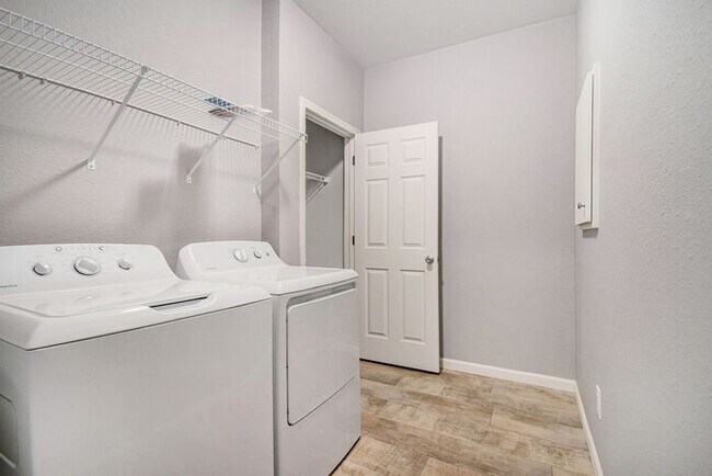 Foto del edificio - 26170 Northland Crossing Dr