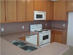 Vista de la cocina - Murphy Road Town Homes