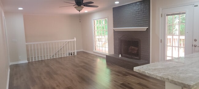 Building Photo - 1808 Mountainbrook Dr SE