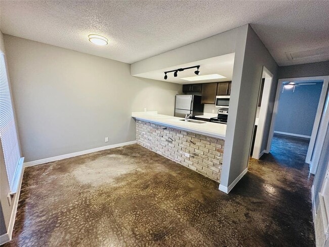 Building Photo - 3418 Willowrun Dr