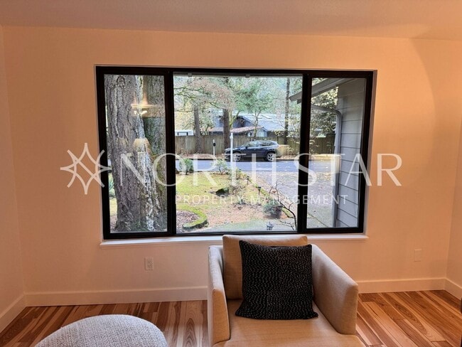 Foto del edificio - Remodeled Single Level Living.