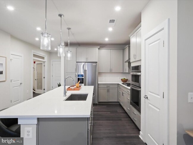 Building Photo - 106 St Ives Pl