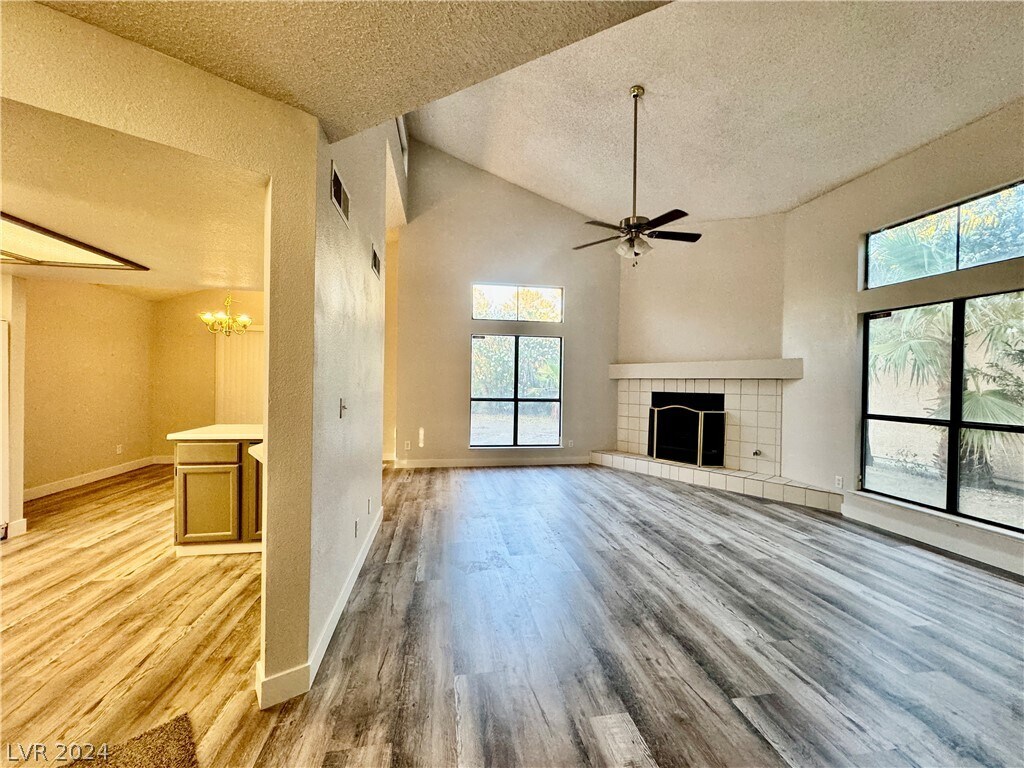 Primary Photo - 3821 N Dream St