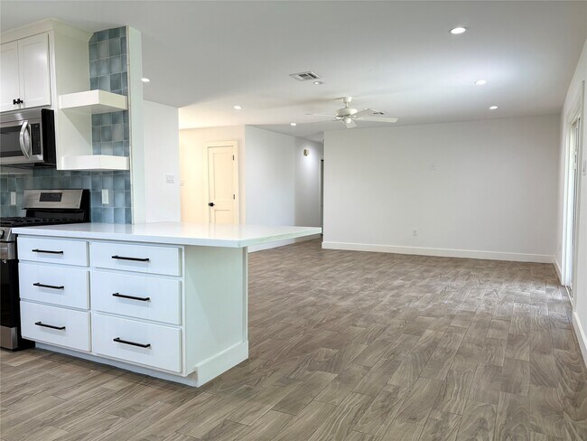 Foto del edificio - 406 Oak Vista Dr
