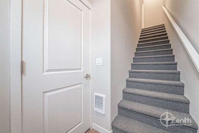 Building Photo - 4908 NE 2nd Ct