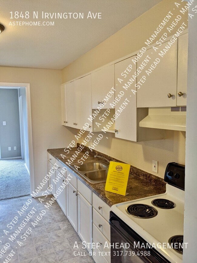 Building Photo - 1848 N Irvington-3 Bed/1 Bath Move-in Ready