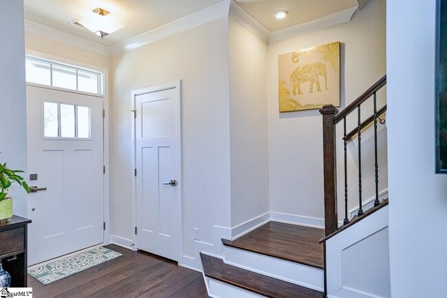 Building Photo - 34 Itasca Dr