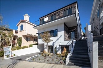 Building Photo - 716 N Juanita Ave