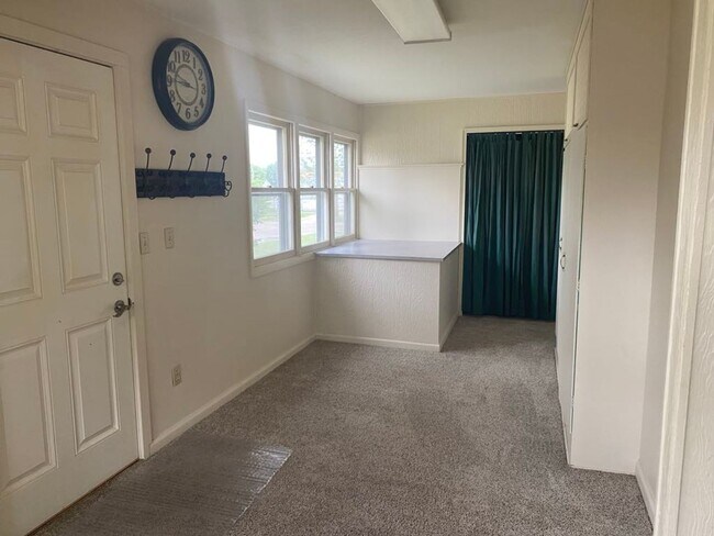 Foto del edificio - Charming 4-Bedroom Home in Stanton – Your ...