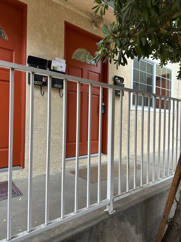 Foto del edificio - 2406 Florencita Dr W