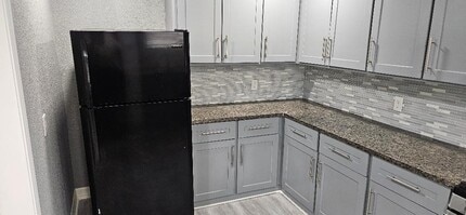 Building Photo - 7011 Hillsboro St