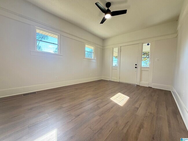 Foto del edificio - 219 47th Pl N