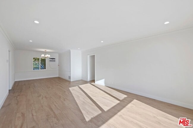 Building Photo - 1252 N Crescent Heights Blvd
