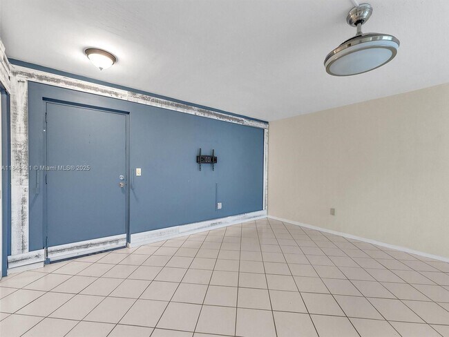 Building Photo - 2551 NW 41st Ave