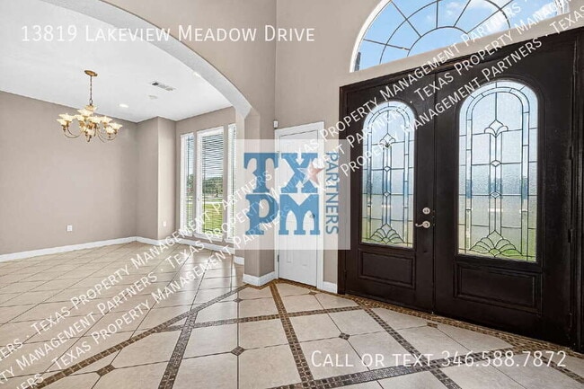 Foto del edificio - 13819 Lakeview Meadow Dr