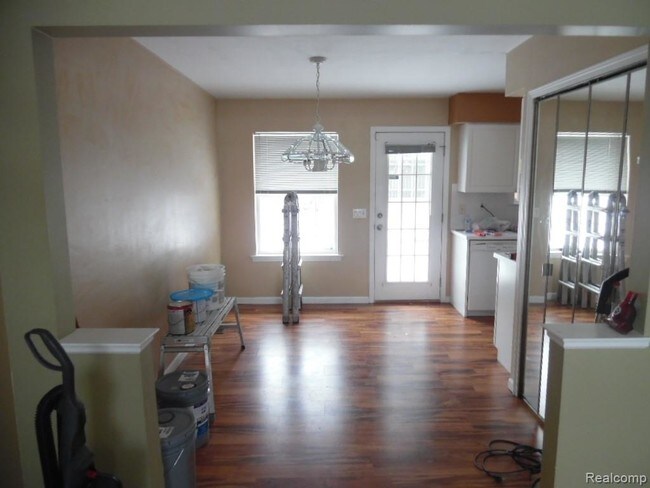 Building Photo - 6329 Beechfield Dr