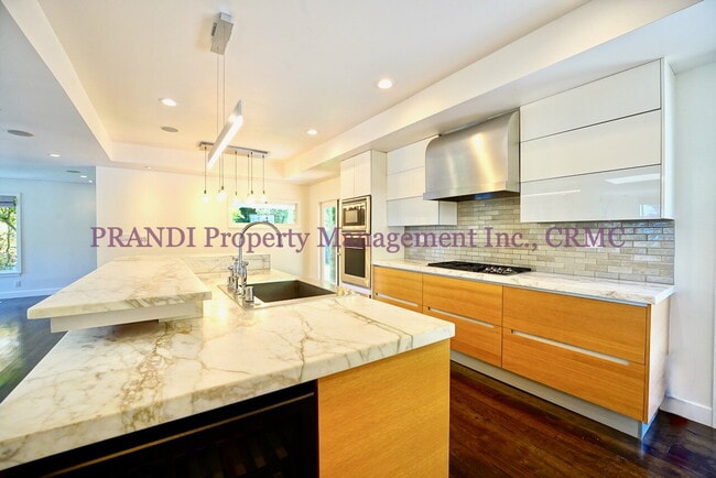 Building Photo - Stunning Seminary Gem, Modern Finishes & P...
