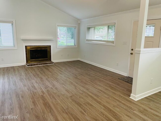 Building Photo - 2 br, 2 bath Townhome - 143 QUARTERDECK