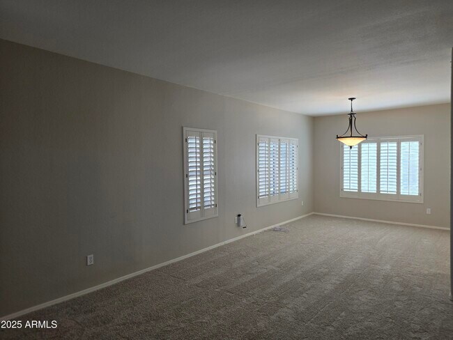 Foto del edificio - 30651 N 44th St