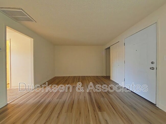 Foto del edificio - 607 NW Oak Ave