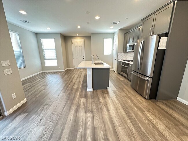 Foto del edificio - 11703 Emerald Lk Ave