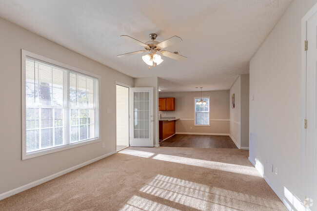 2BR, 2BA - 1188SF Más moderno - Sala de estar - Morganton Arms Apartments