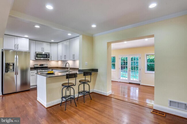 Building Photo - 8810 Melwood Rd