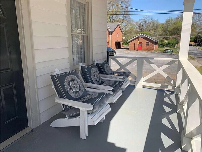 Foto del edificio - Room in Duplex on Jackson St