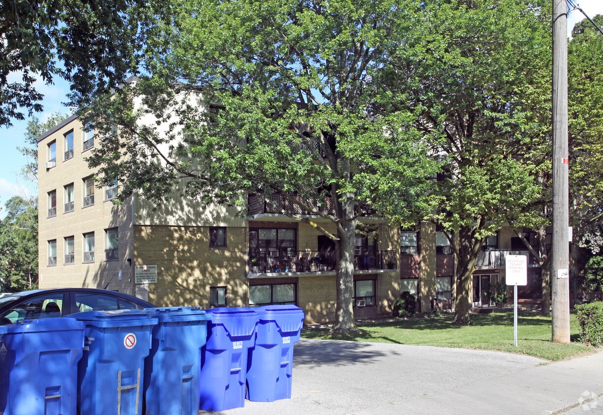 Primary Photo - 2 North Dr
