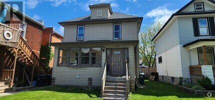 Building Photo - 434 Gladstone Ave