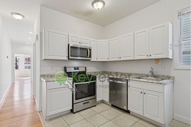 Photo - 185 Clerk St Apartment