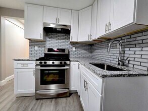 Building Photo - 18 68th St