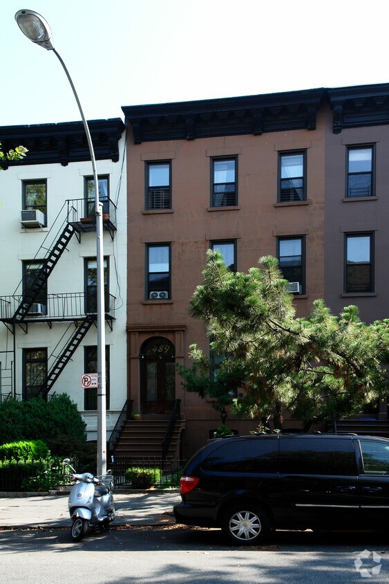Building Photo - 489 3rd St