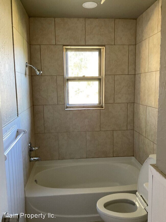 Building Photo - 3 br, 1.5 bath House - 605 Holoway Drive