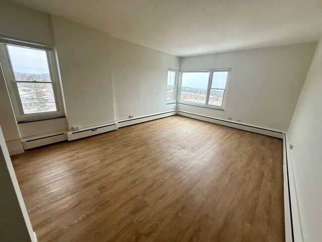 Interior Photo - Mount Royal Manor