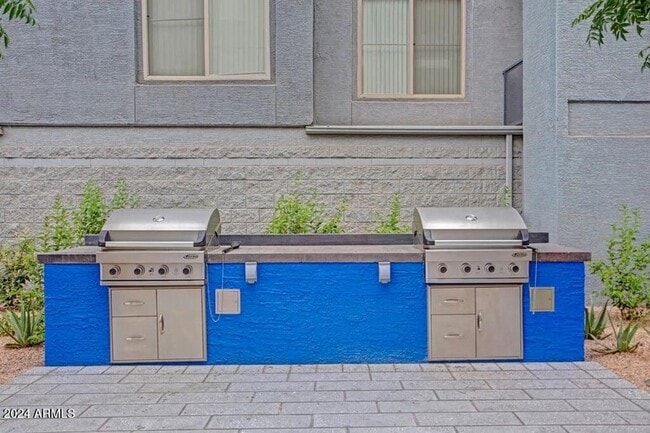 Photo - 1033 N Parkside Dr Apartment