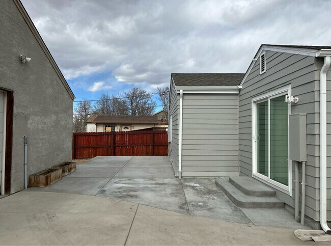 Foto del edificio - 1875 S Raritan St