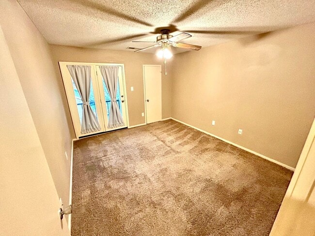 Building Photo - 5735 Barfield Cir