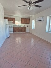 Building Photo - 613 W 41st St