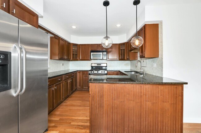 Building Photo - 47 Humbert St