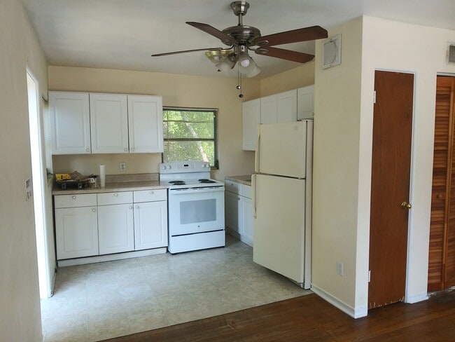 Foto del edificio - 607 S Summerlin Ave